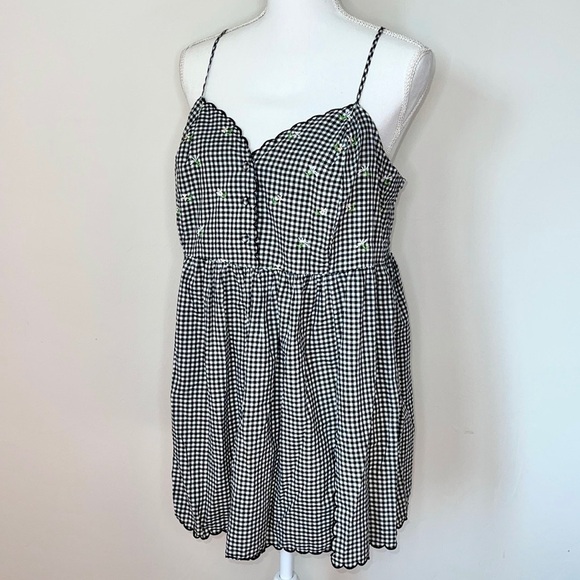 Vintage Victoria’s Secret Gingham Slip Dress - Picture 2 of 9